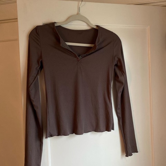 Soft button up top - Picture 2 of 2